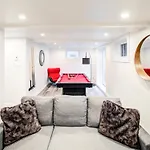 Ndg Spacious 4-Br Apartment In The Heart Of Montreal