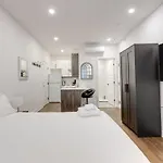M11 Modern Comfy Studio Wac In Plateaumile-End