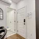 M11 Modern Comfy Studio Wac In Plateaumile-End