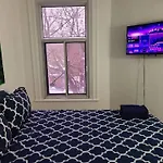 Private Parking Metro Rosemont Full Kitchen