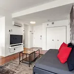 M11 The Lego Suite 2Brsofabed In Prime Location