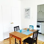 Stylish Montreal Apartment Comfortable Stay In The Golden Square Mile