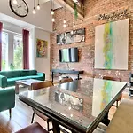 Galeria St Denis In Prime Montreal