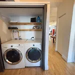 Luxury 5-Bedroom Pool Table 5 Min From Jarry Metro