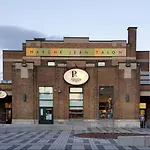 Stylish Open-Space Studio By Jean Talon Market