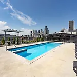 Penthouse With Pool And Parking