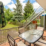Casakaia Cozy 2 Bdr Apt With Backyard And Parking