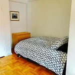 Stylish Montreal Apartment Comfortable Stay In The Golden Square Mile