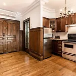 Beautiful Downtown Studio Apartment - A