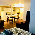 Stylish Montreal Apartment Comfortable Stay In The Golden Square Mile