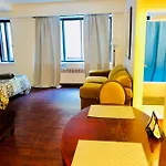 Stylish Montreal Apartment Comfortable Stay In The Golden Square Mile