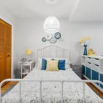 Charming 1 Bedroom Apartment Cozy And Fully Equipped