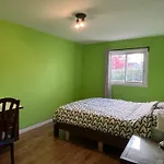 New Renovated Peaceful Apartment With Parking