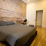 Spacious Downtown Montreal Apartment, 4Br-2Ba,Free Wifi