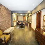 Luxury Downtown Montreal Apartment, 2 Br-2Ba, Free Wifi