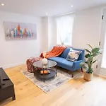 Superb 2 Bed Steps From Downtown And 2Min To Metro