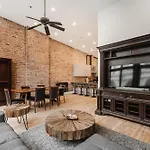 Elegant 3 Bedroom Apartment In Old Port - 302