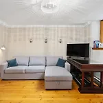 Modern, Cozy Apartment In Heart Of Mont Royal