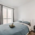Charming 1 Bedroom Apt Quiet Location 302