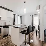 Charming 1 Bedroom Apt Quiet Location 302