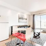 Petite One-Bedroom Escape Near Downtown 104