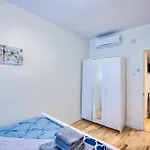 Premier Destination For Big Groups Mtl Vacation And Nightlife