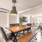 Charming Accommodation In Montreal