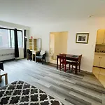 Stylish Montreal Apartment Comfortable Stay In The Golden Square Mile