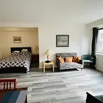 Stylish Montreal Apartment Comfortable Stay In The Golden Square Mile