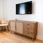 #10 - Serene Studio - Self Check In - Plateau - St-Denis - Ac - Tv