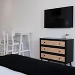 #8 - Refined Studio - Self Check In - Plateau - St-Denis - Ac - Tv
