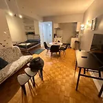 Cute Apartment Downtown