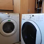 Delightful Room Near Metro Monk Station With Self Check-In