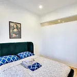 Montreal Vacation & Attractions Home By Downtown & Plateau
