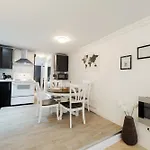 Chez Sarah: Montreal Themed Cozy Loft
