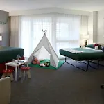 Delta Hotels By Marriott Montreal