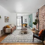 Luxury Old Montreal Parking With Yard Patio 10 Guests