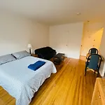 Stylish Montreal Apartment Comfortable Stay In The Golden Square Mile