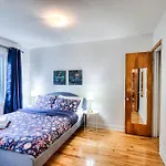 Montreal Traveler\'S Home! Vintage & Value 2Br Apt!