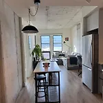 Amazing Apartment In Heart Of Old Port