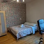 Bright Room Near Metro Monk Station With Self Check-In