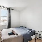 Spacious 3 Bedroom Apartment In Lasalle
