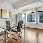 Luxurious 2 Bedroom 2 Bathroom Condo Downtown Montreal