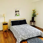 Stylish Montreal Apartment: Comfortable Stay In The Golden Square Mile