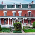 Centennial 6-Bedroom Waterfront Palace Sleeps 14