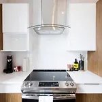 Fresh 1 Bdr In The Heart Of Mile End By Denstays
