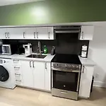 Modern Studio Plateau Mont-Royal Walk Score 99