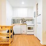 Superbe Appartement Pres Mcgill