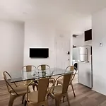C 07 - Apartment With 2 Bedrooms And 3 Beds