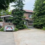 Sunlit Haven Apartment - Free Parking